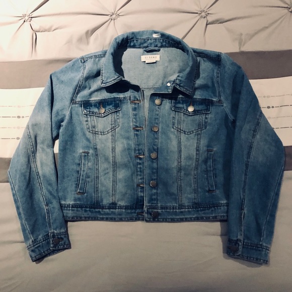 “Ci Sono” Medium Wash Jean Jacket - Picture 1 of 4